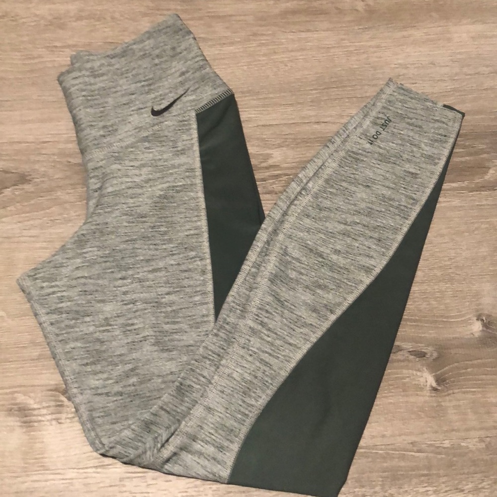 Nike Dri-Fit Leggings (NEW NO TAGS)